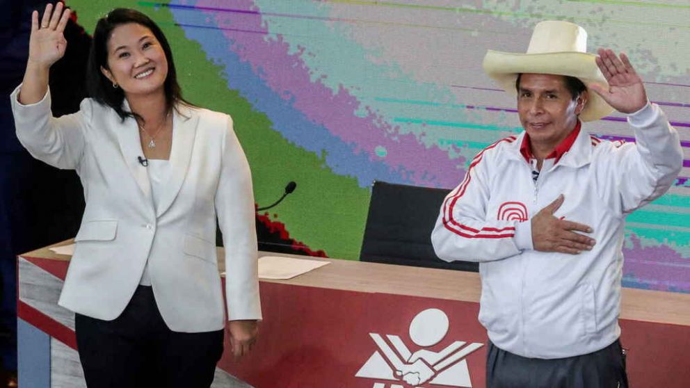 Perú: Castillo ganó el escrutinio final por 44 mil votos, pero aún no la Presidencia