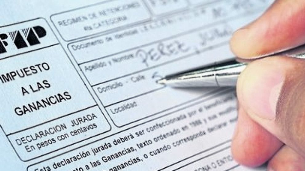 ? El Gobierno de Milei admiti� que prev� presentar un proyecto para restituir el impuesto a las Ganancia