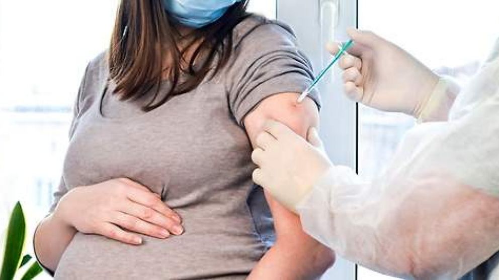 Campaña de vacunación a embarazadas mendocinas para evitar la bronquiolitis en bebés