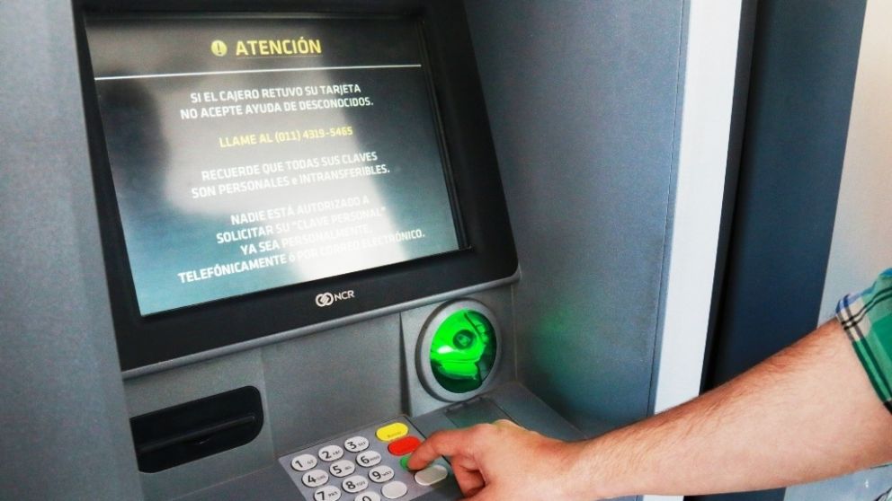 Cómo conseguir efectivo con la tarjeta de crédito