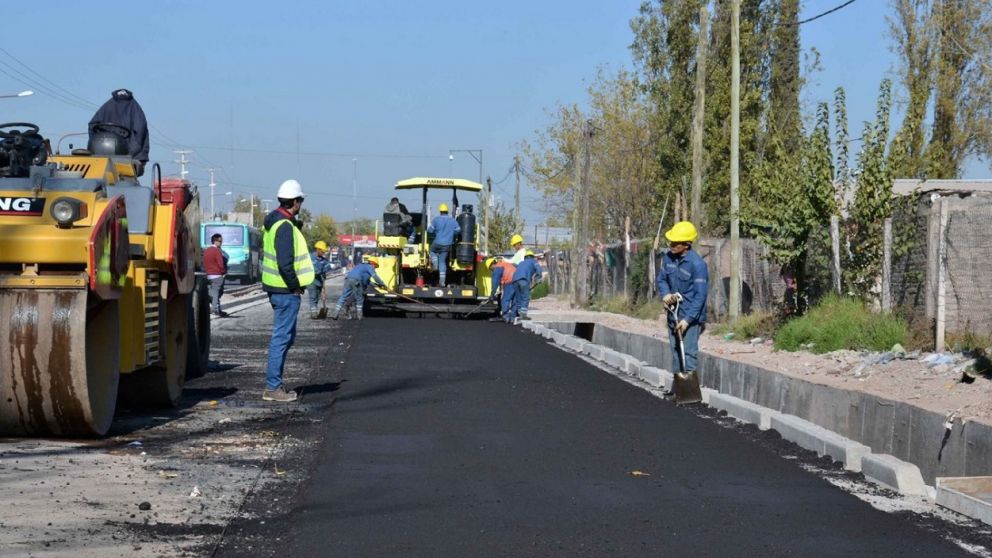 Empresarios de la construcci�n le piden a Milei un plan de obras p�blicas de aqu� a 20 a�os