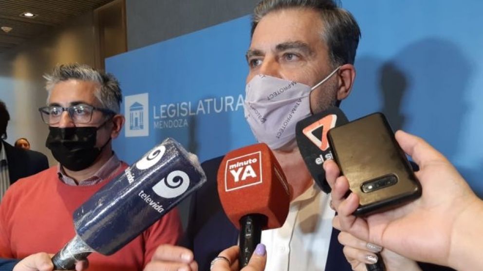 Mario Vadillo acusó a la ministra Nadal de engañar a los mendocinos con los datos de vacunación
