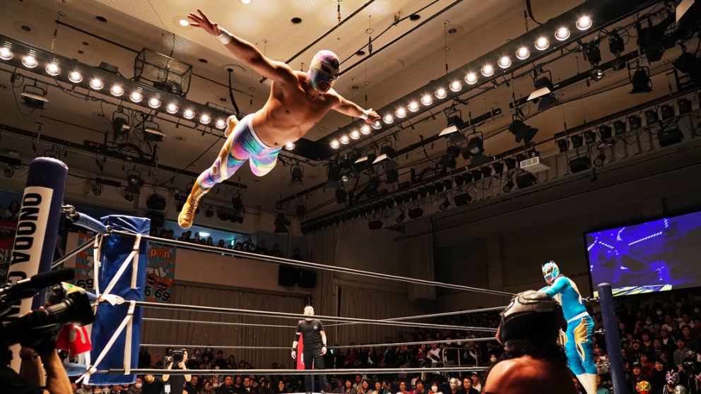 Video: el momento en que el sismo de 7.1 interrumpe un encuentro de lucha libre en Ciudad de M�xico