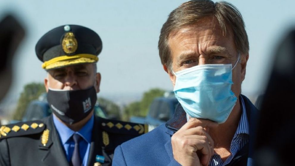 Rodolfo Suarez junto a Roberto Munives