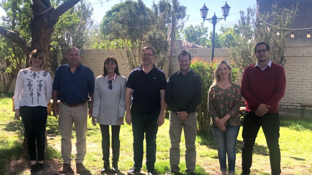 Alejandra Argentini, Teresa Gabrielli, Luciana Villegas, Matías Fernández, Javier Bassin, Fabricio Martínez y Guillermo Mosso.