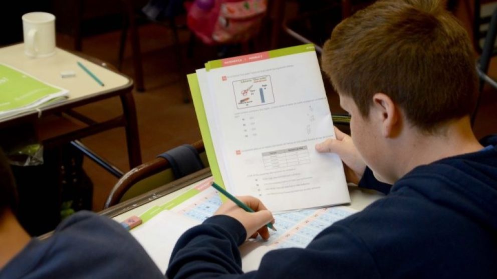 ? Lanzan vouchers para alumnos de familias que no pueden pagar la cuota de escuelas privadas: todo lo que hay que saber