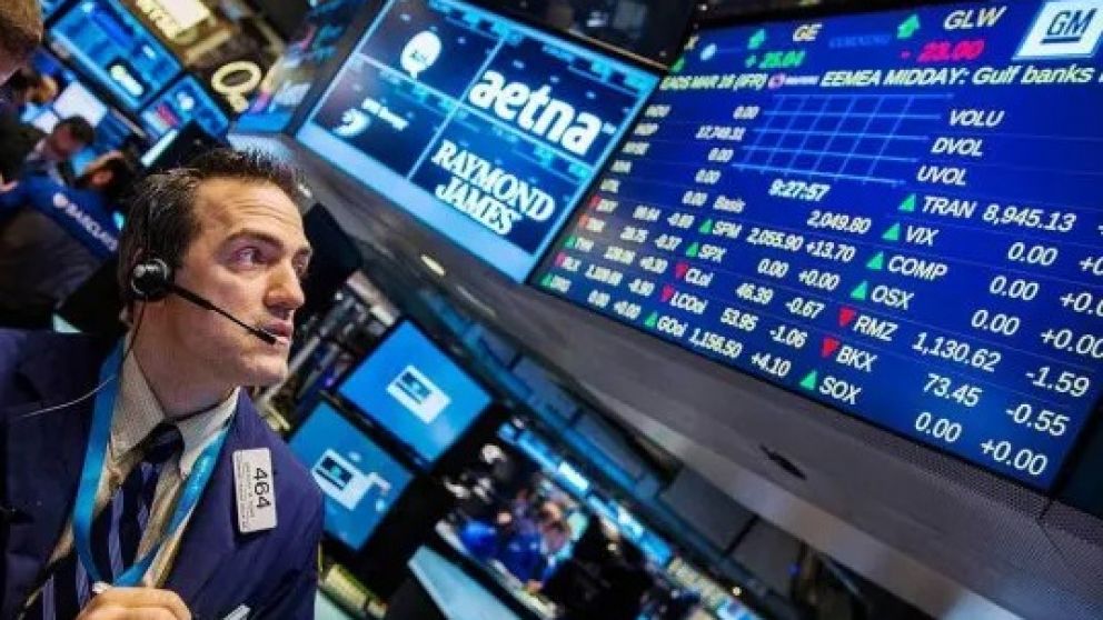 Acciones argentinas en Wall Street caen más de 5% tras el anuncio del nuevo cepo