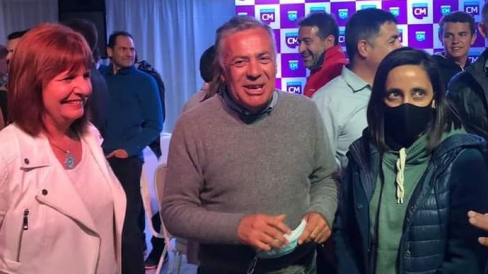 Alfredo Cornejo junto a Patricia Bullrich en Alvear