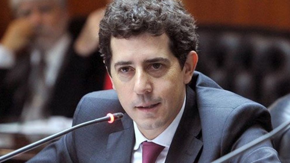 Ins�lito cruce entre “Wado” de Pedro y el padre de Lali Esp�sito tras el mensaje de la artista a la nena mendocina que sufri� bullying