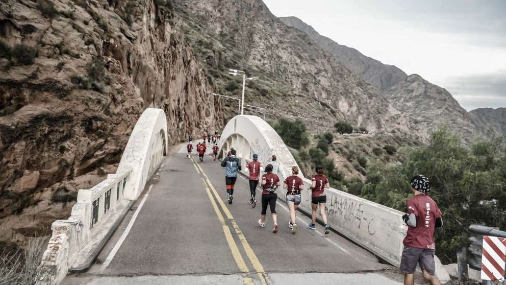 Tres aplicaciones que les pagan a los usuarios por caminar o correr