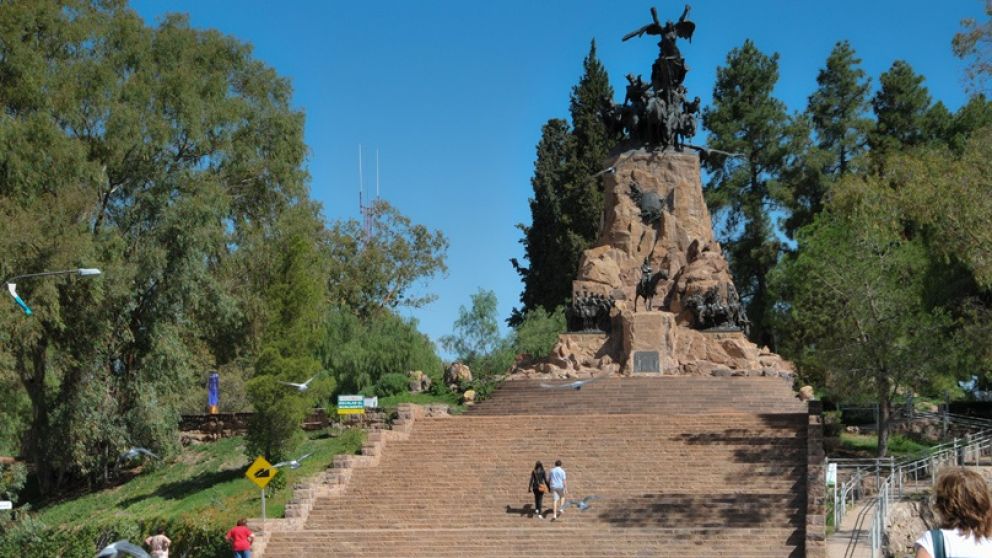 Establecieron una nueva fecha para el llamado a licitaci�n del Proyecto Cerro de la Gloria y Ecoparque