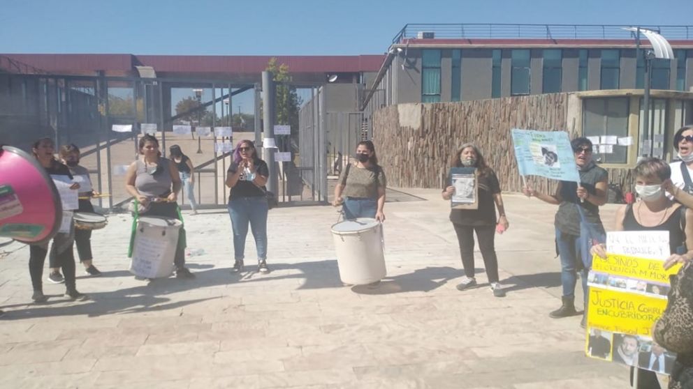 Protestaron en San Luis al cumplirse dos años de la muerte de la mendocina Florencia Morales, ahorcada en un calabozo