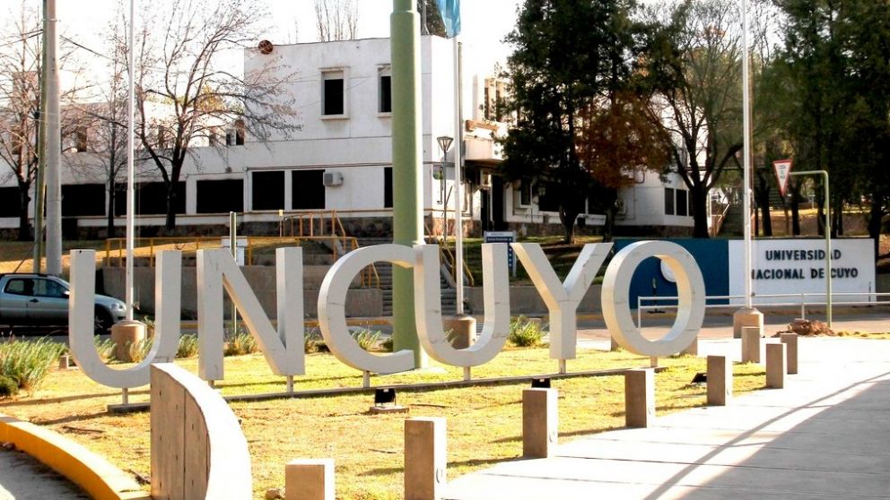 Elecciones en la UNCuyo: polémica por los antecedentes académicos y los “pases a planta” en las candidaturas