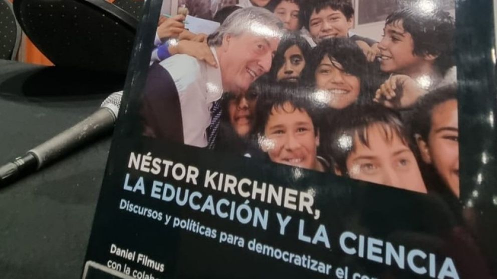Daniel Filmus presentó su libro “Néstor Kirchner, la Educación y la Ciencia” en Mendoza