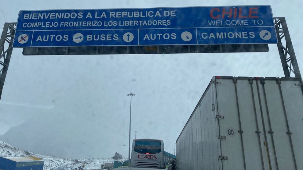 Atenti mendocinos: el Paso Cristo Redentor permanecer� cerrado este domingo por intensas nevadas