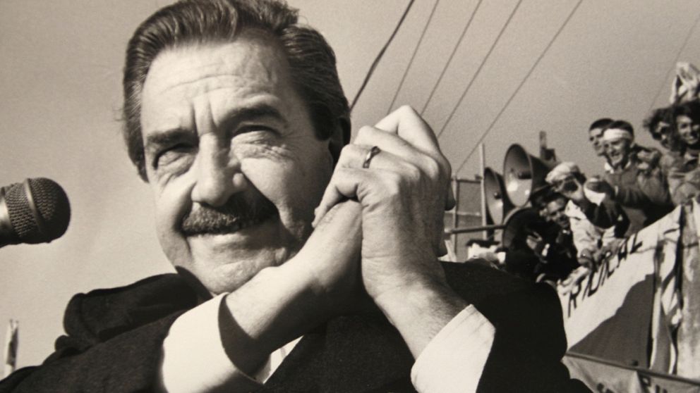 Hace 37 años, Alfonsín anunciaba su salida anticipada del Gobierno