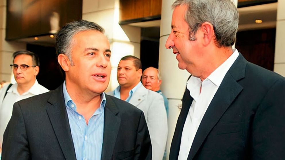 Julio Cobos junto a Alfredo Cornejo / Parlamentario