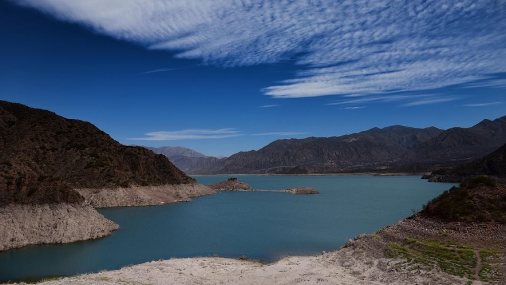 Persiste la b�squeda de dos j�venes que murieron tras ser arrastrados por la corriente del r�o Mendoza