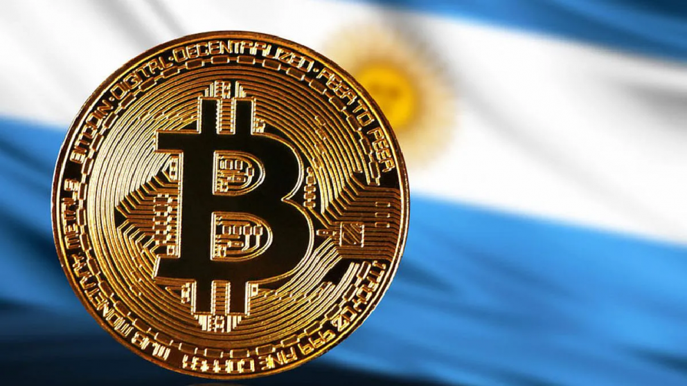 Milei insiste con la “competencia de monedas”: incluirá a las cripto y buscará más plata del FMI