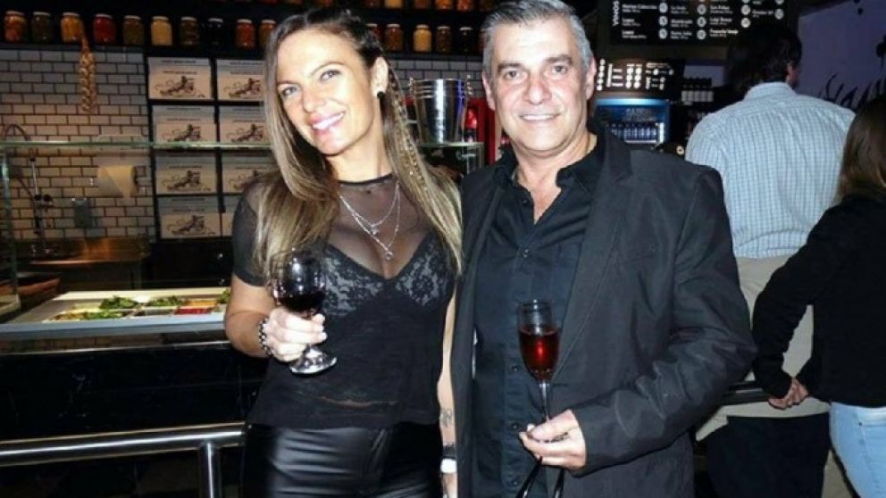 Horacio Homs junto a su pareja / Facebook
