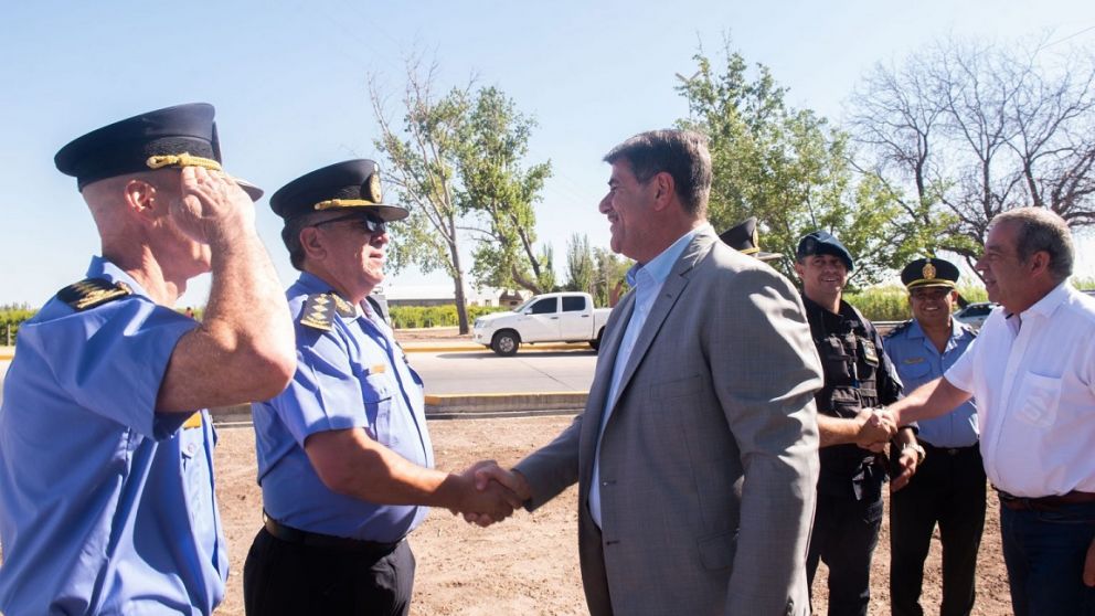 El Gobierno entregó patrulleros, motos y drones a la Policía del Este, y anticipó cómo será su plan para bajar el delito en Mendoza