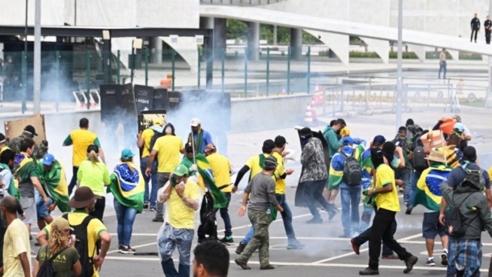Sin grieta: referentes mendocinos de todas las ideologías repudiaron en masa el intento de golpe de Estado contra Lula en Brasil