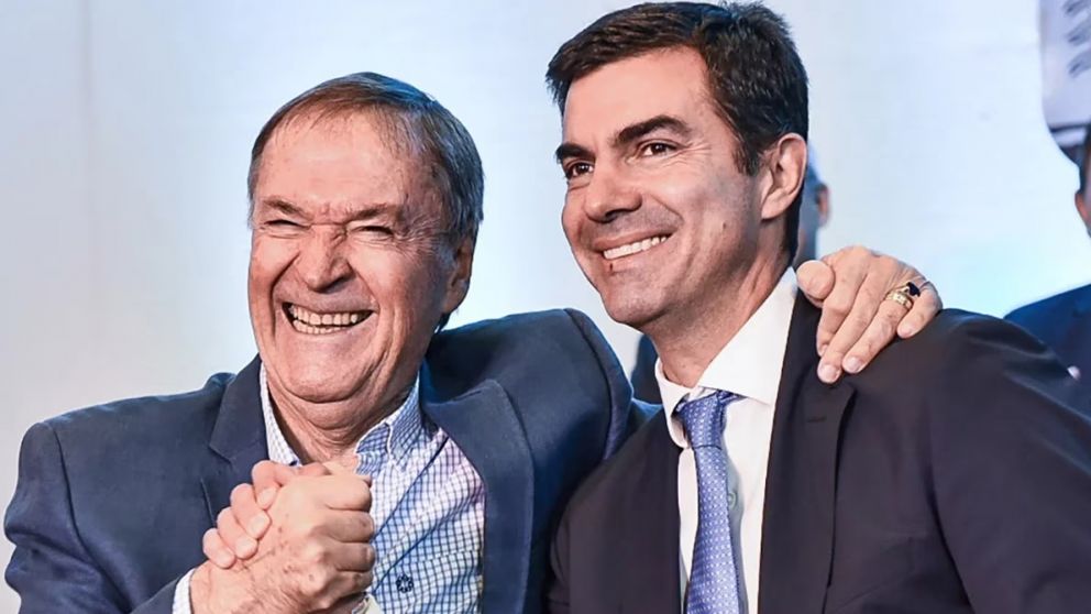 Juan Schiaretti junto a Juan Manuel Urtubey / Infobae