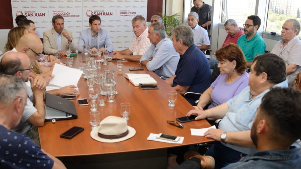 Productores de Mendoza se reunieron con el titular del INV por las heladas y el bajo precio de la uva