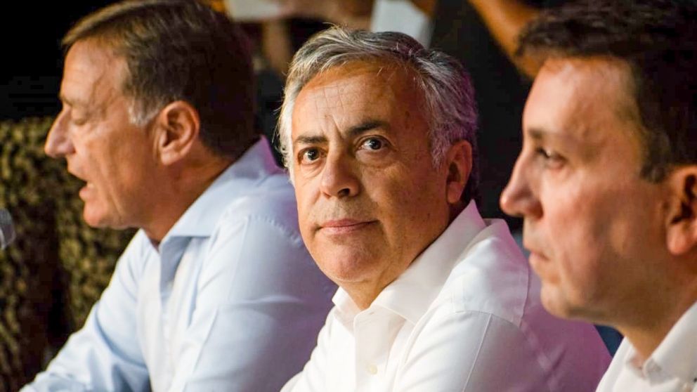 Alfredo Cornejo junto a Rodolfo Suarez y Tadeo García Zalazar / Diario Mendoza Today