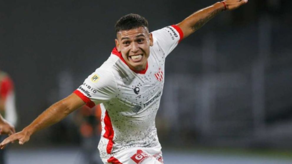 Instituto se hizo fuerte en Córdoba y venció a Newell’s por 3 a 1