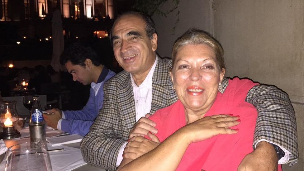 Gustavo Gutiérrez junto a Elisa Carrió / Twitter
