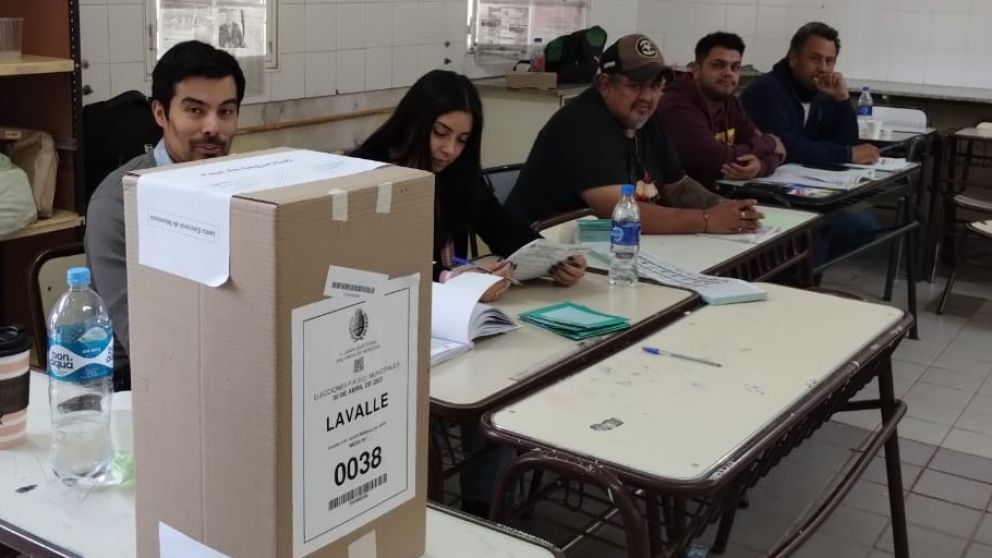 Este domingo se elige intendente en C�rdoba Capital: estos son los 11 candidatos