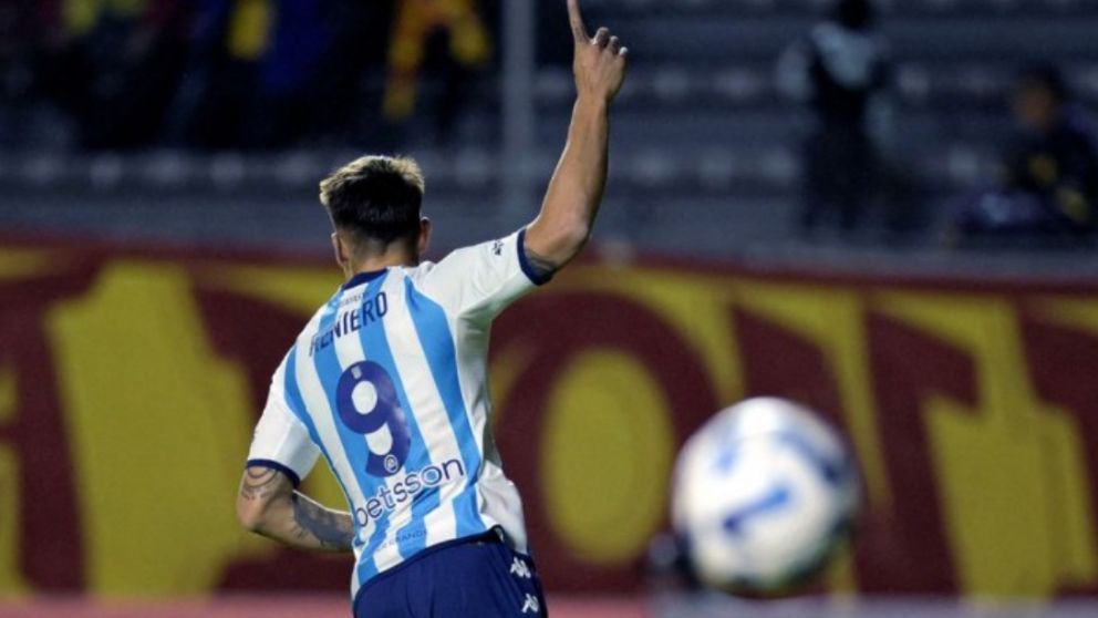 Racing venci� a Aucas y qued� cerca de la clasificaci�n a octavos de final de la Copa Libertadores