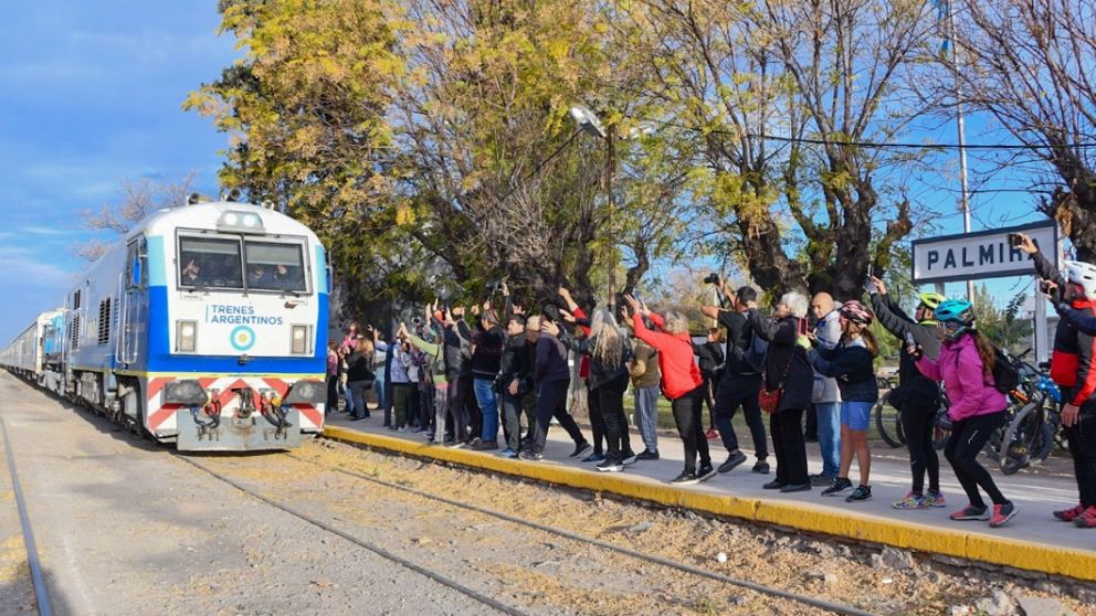 Ya están a la venta los pasajes de tren para noviembre: cuánto cuesta el tramo Buenos Aires-Mendoza
