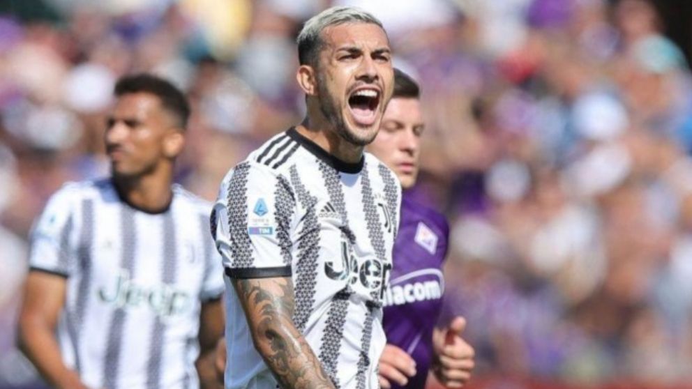 Leandro Paredes contra las cuerdas
