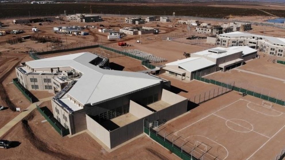 Mendoza implementará inhibidores de señal de celular en la cárcel de máxima seguridad Almafuerte II