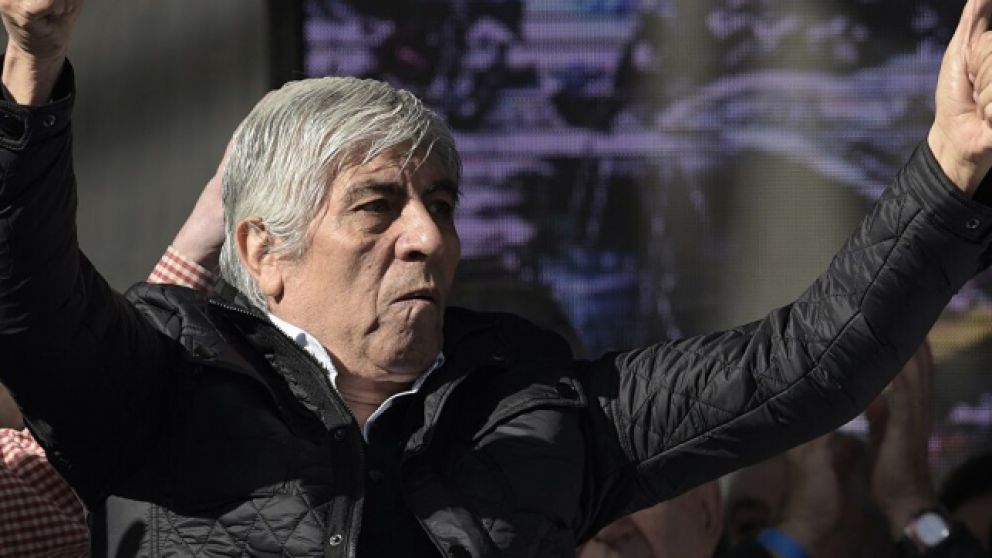 Hugo Moyano reapareció y sostuvo que el paro “fue contundente”