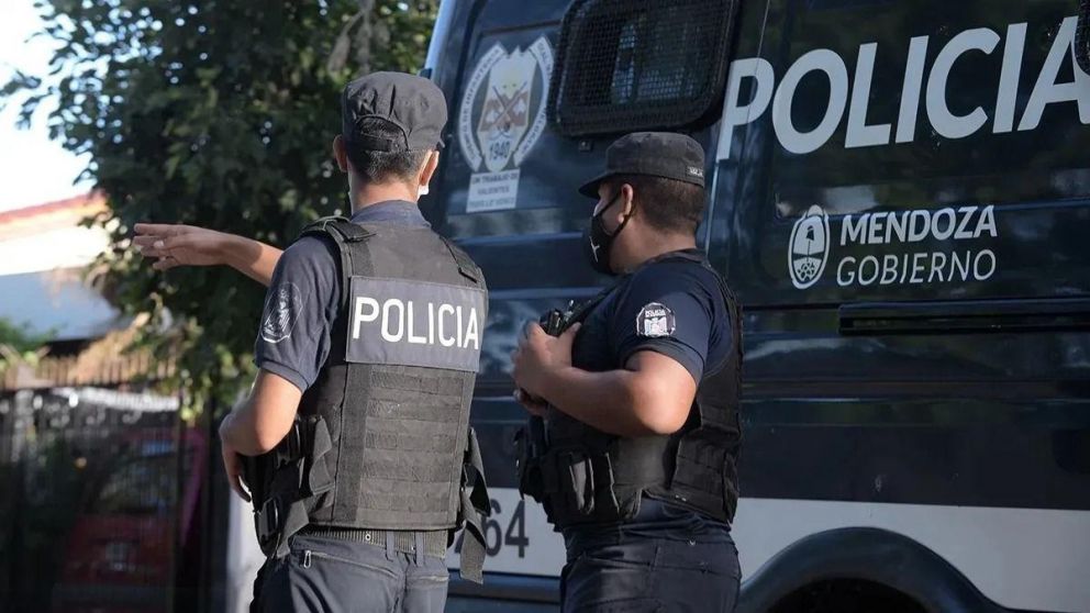 Unos 800 policías de Mendoza fueron investigados este año por no cumplir con su deber