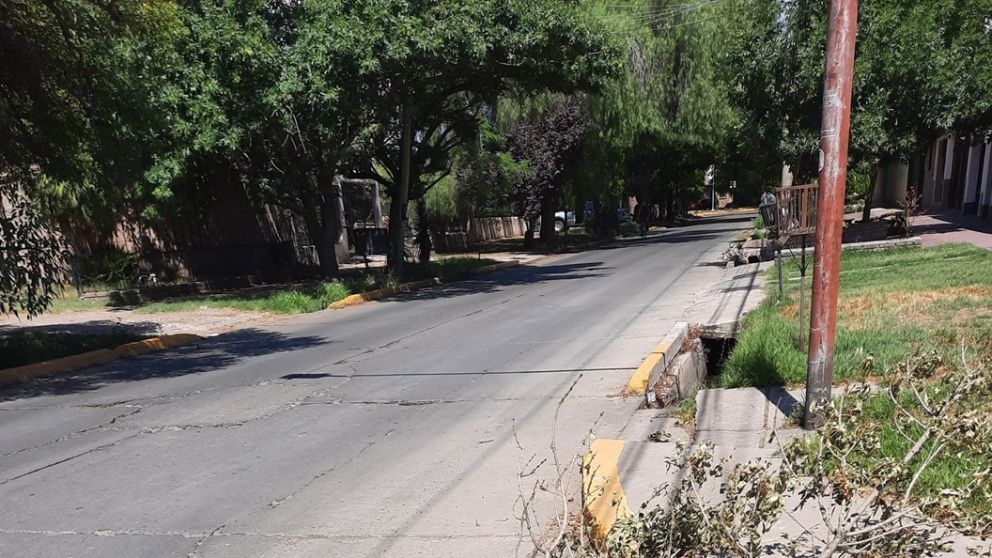Vecinos del Barrio Cirsubdoz de Las Heras reclaman a EDEMSA por falta de luz en luminarias