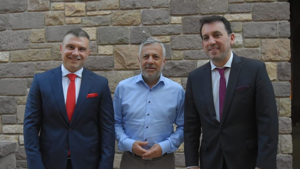 Cornejo junto a Costarelli y García Zalazar / Prensa Godoy Cruz