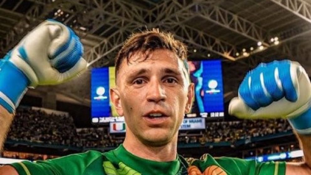 La lesión de "Dibu" Martínez en un dedo provocó una alarma en la Selección Argentina