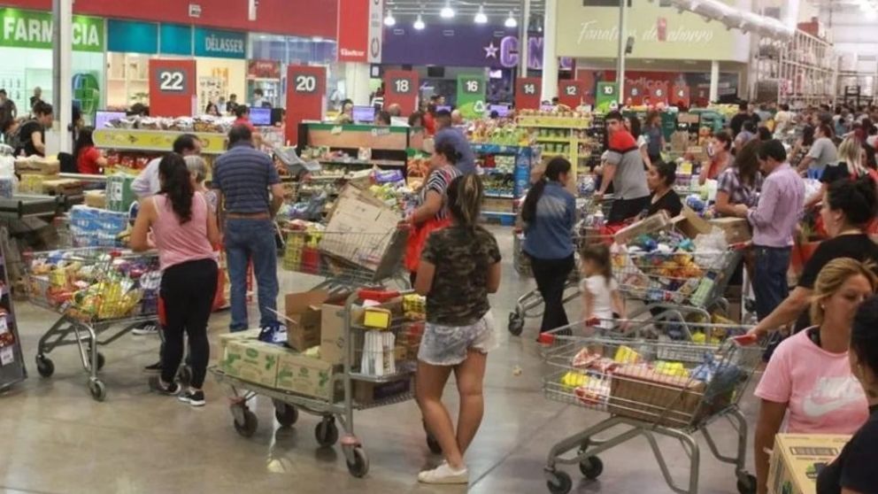 Proponen prohibir la venta de golosinas y gaseosas en las l�neas de caja
