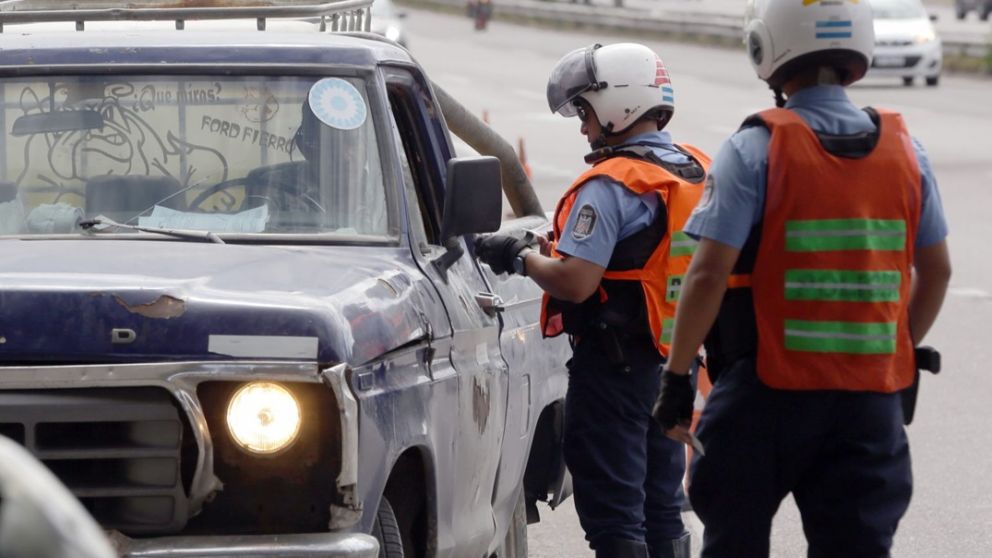 Por controles viales en toda la provincia, se labraron más de 800 multas y se retuvieron 56 vehículos