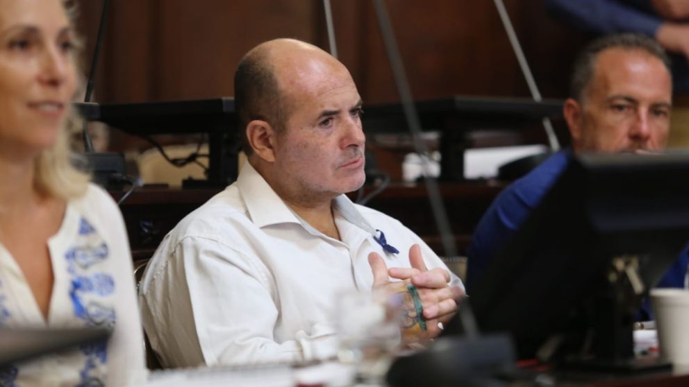 Estaba acomodado por OSEP, pero no sabía para qué: curiosa renuncia y sincericidio de un exsenador provincial