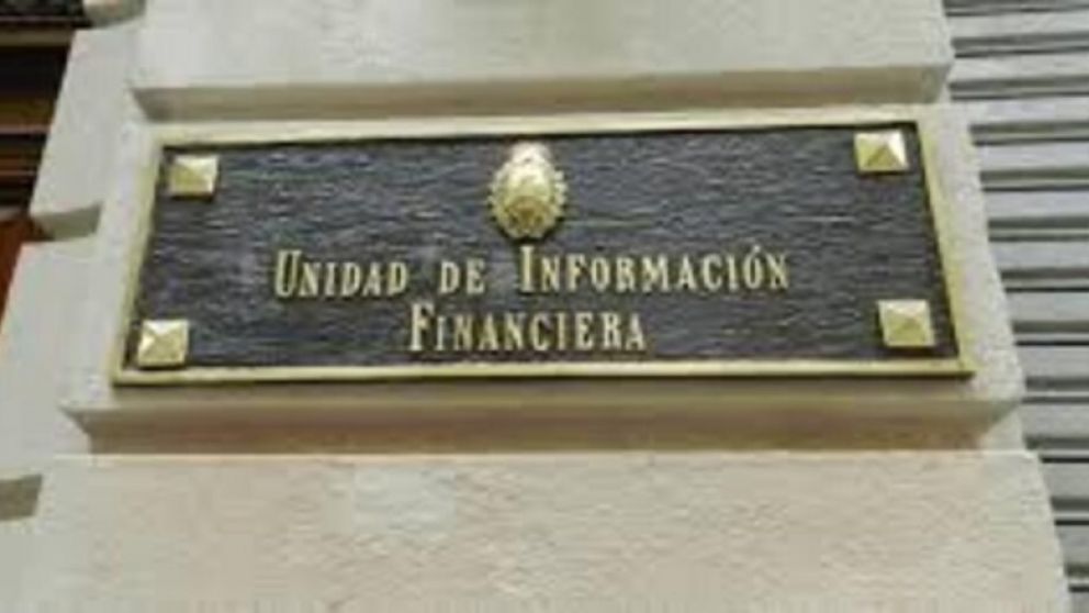 Nuevas medidas de la UIF para controlar el lavado de activos y el financiamiento del terrorismo para contadores e inmobiliarias