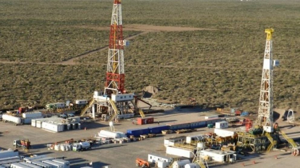 El Gobierno prorrogó la concesión de explotación del área mendocina de Vaca Muerta a cuatro empresas petroleras