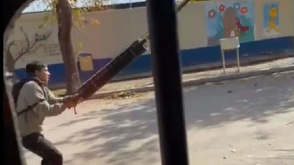 Video: así se roban los cables de electricidad en plena luz del día en San Martín
