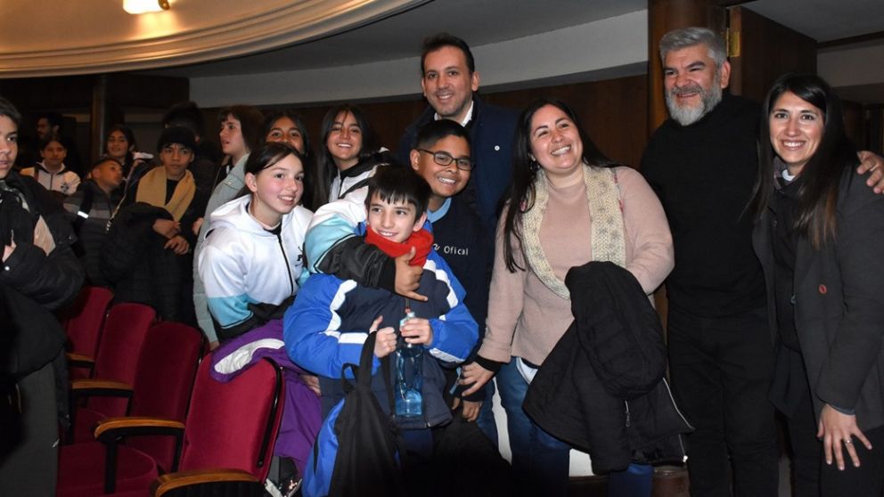 Garc�a Zalazar: “Es fundamental poner a disposici�n de los estudiantes de Mendoza todos los espacios culturales”