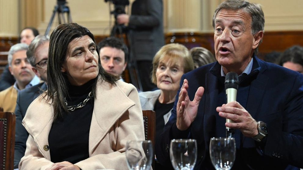 Rodolfo Suarez y Mariana Juri / X