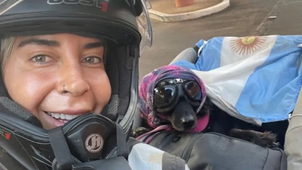 Viaj� con su perra en moto hasta Alaska: tras un accidente, necesita venir a Mendoza pero no puede hacerlo en avi�n con ella